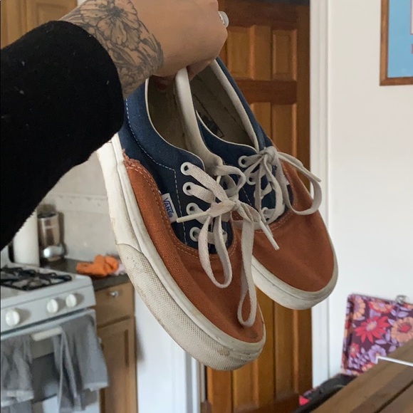 Vans - Picture 2 of 4